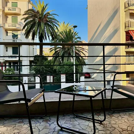 30M2 Vue Mer Terrasse A 1Min Des Plages Juan-les-Pins Extérieur photo